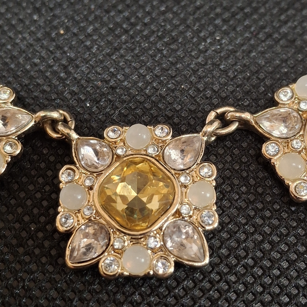 BANANA REPUBLIC Gold-Tone Yellow Crystal Statement Necklace 17-19" - Picture 3 of 7